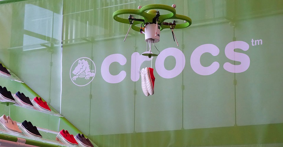 crocs drone schoenen pop up shop