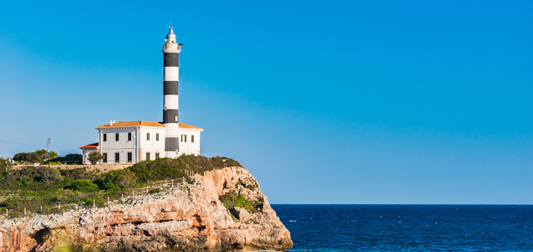 Naakt zonnende vrouwen in Mallorca doen aangifte tegen dronepiloten